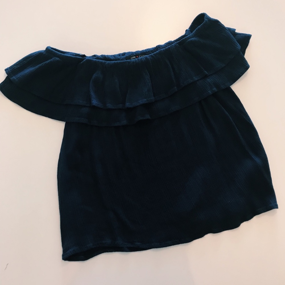 Navy ruffle crop top💫